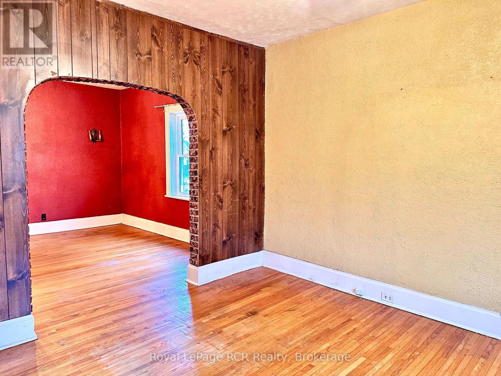 












462 12TH STREET

,
Hanover,




Ontario
N4N1V9

