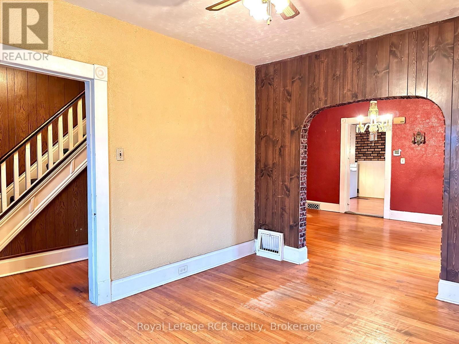 












462 12TH STREET

,
Hanover,




Ontario
N4N1V9

