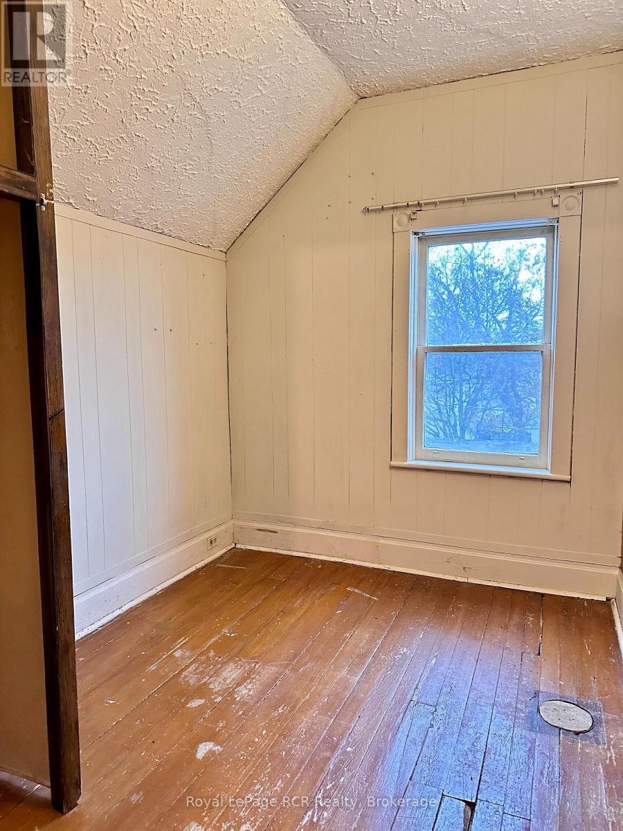 












462 12TH STREET

,
Hanover,




Ontario
N4N1V9

