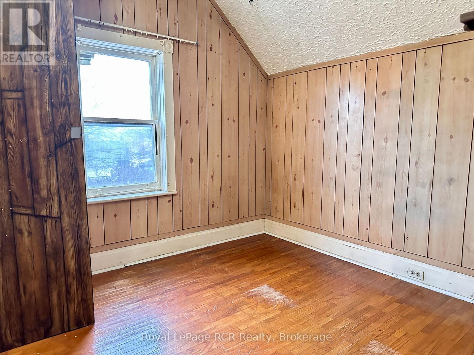 












462 12TH STREET

,
Hanover,




Ontario
N4N1V9

