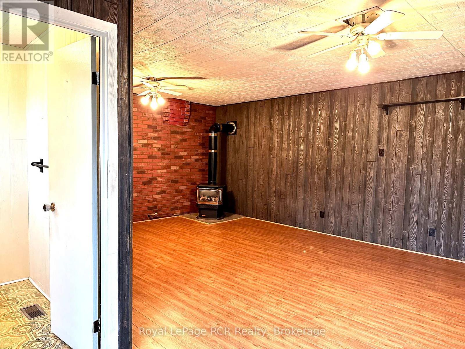 












462 12TH STREET

,
Hanover,




Ontario
N4N1V9

