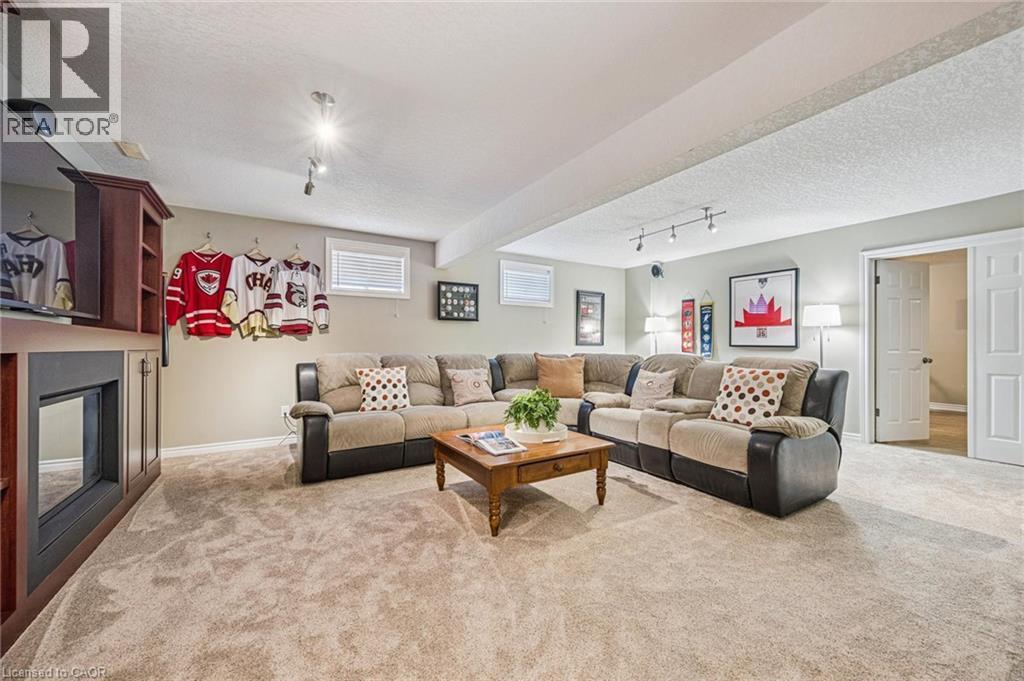 












44 CRANE Crescent

,
Elmira,




Ontario
N3B3M3

