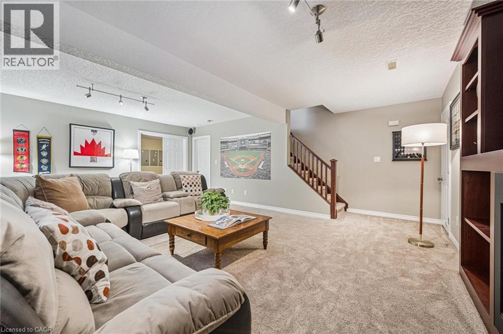 












44 CRANE Crescent

,
Elmira,




Ontario
N3B3M3

