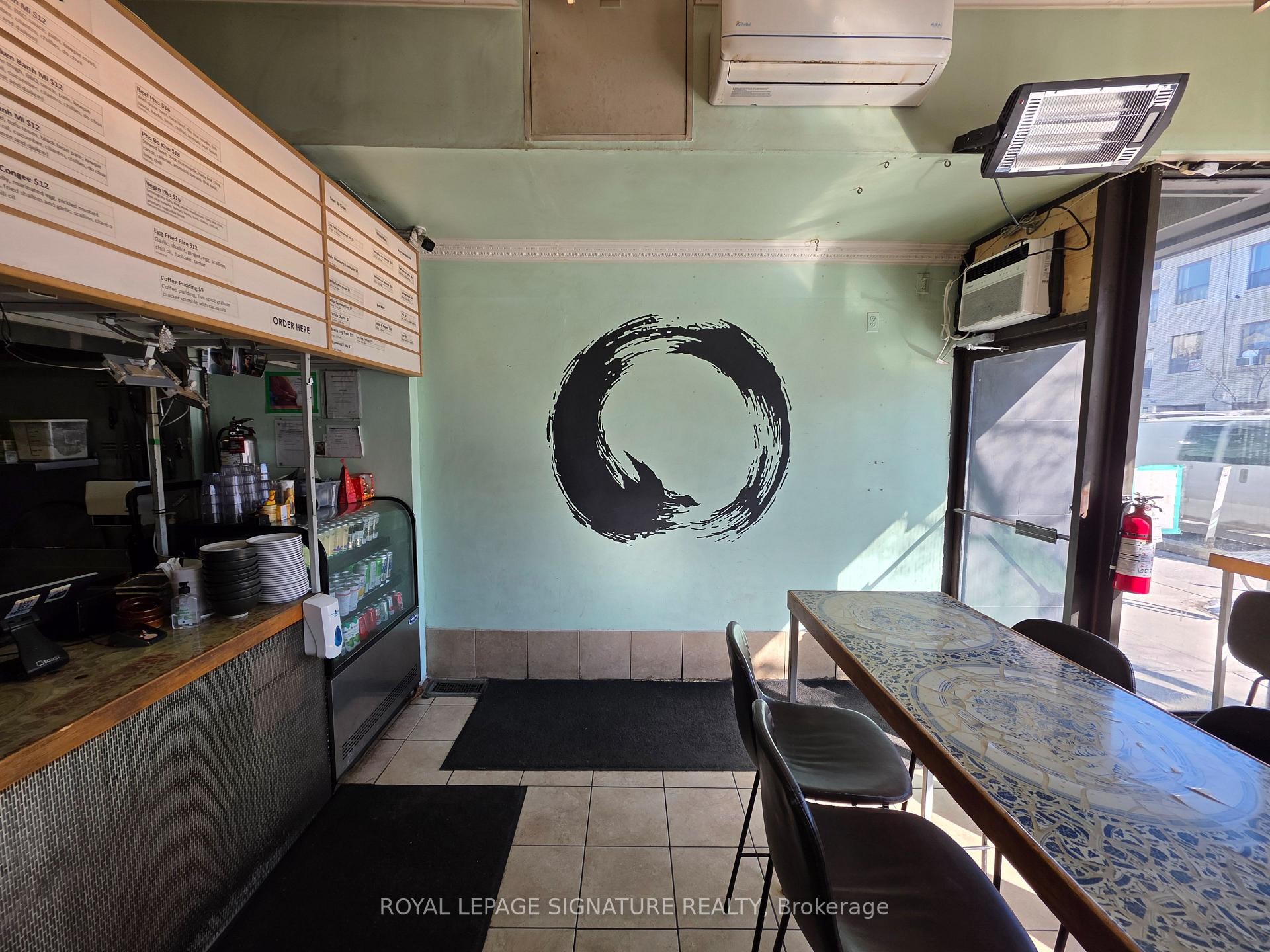 









858


Bloor

Street West,
Toronto,




ON
M6G 1M2

