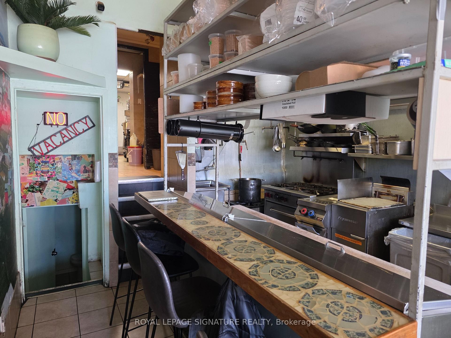 









858


Bloor

Street West,
Toronto,




ON
M6G 1M2

