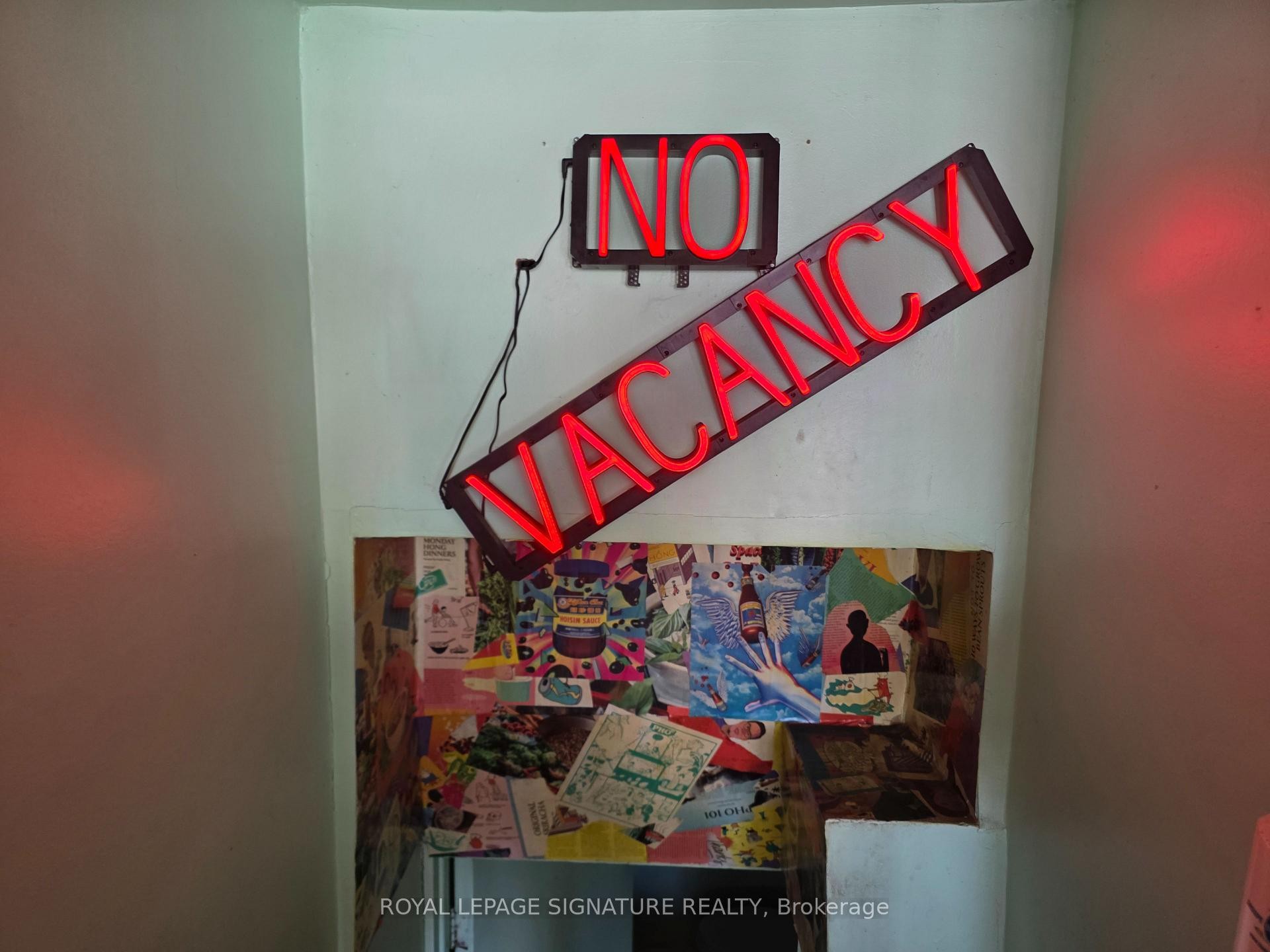 









858


Bloor

Street West,
Toronto,




ON
M6G 1M2

