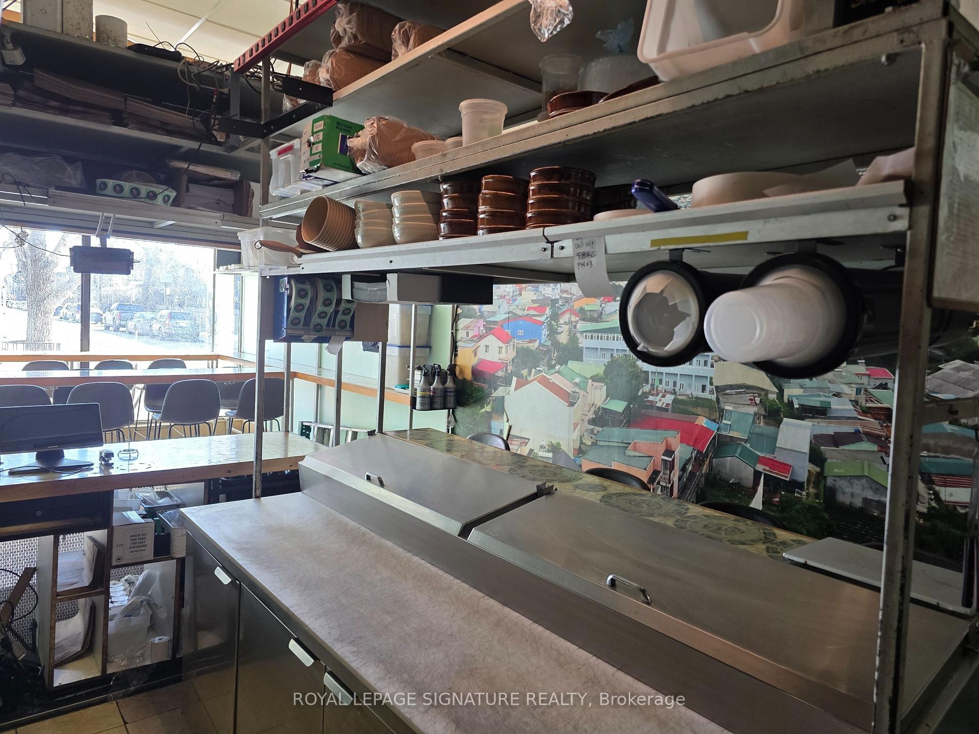 









858


Bloor

Street West,
Toronto,




ON
M6G 1M2

