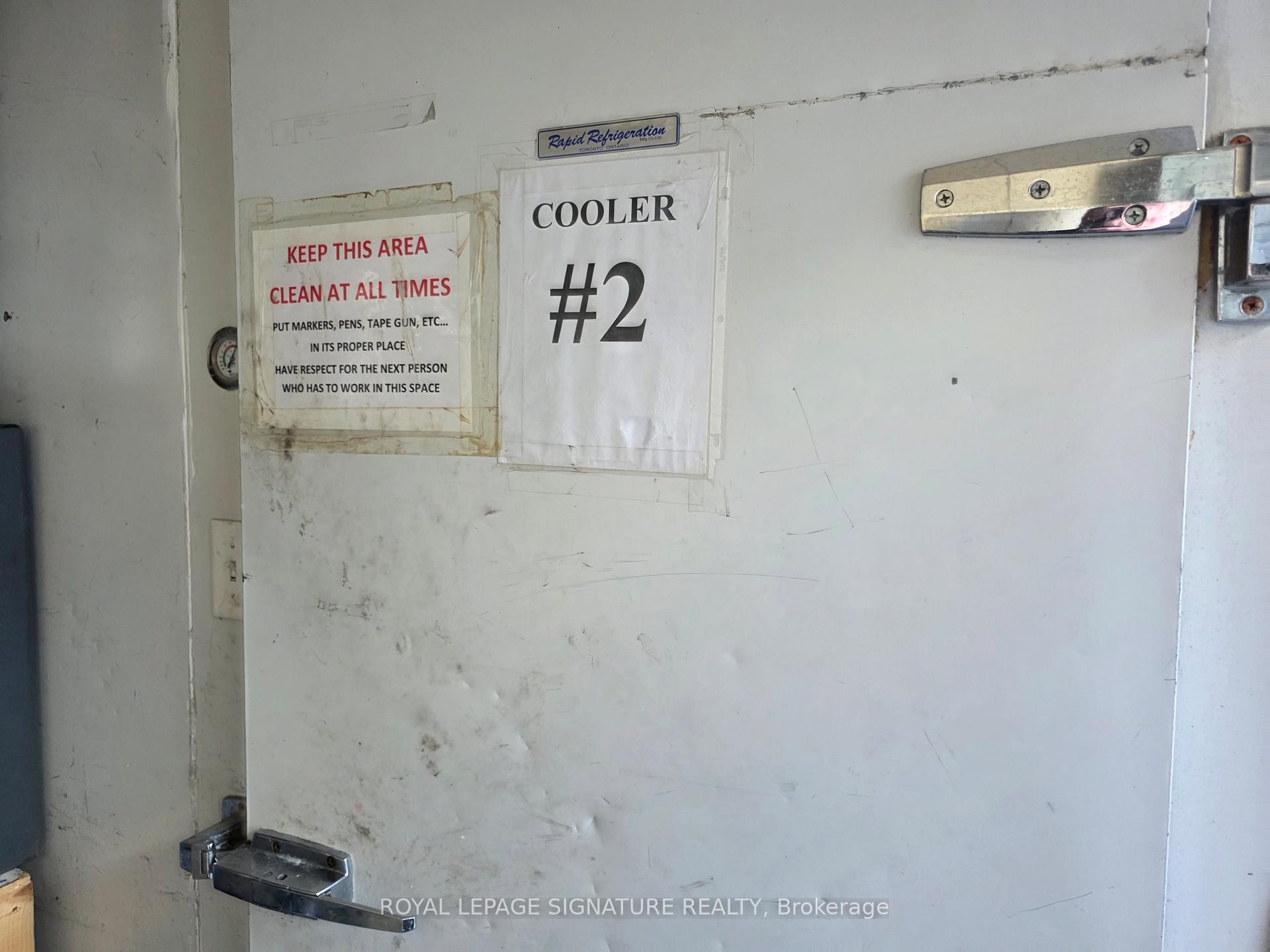 









858


Bloor

Street West,
Toronto,




ON
M6G 1M2

