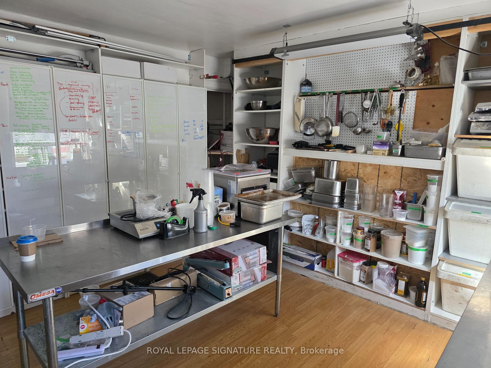 









858


Bloor

Street West,
Toronto,




ON
M6G 1M2

