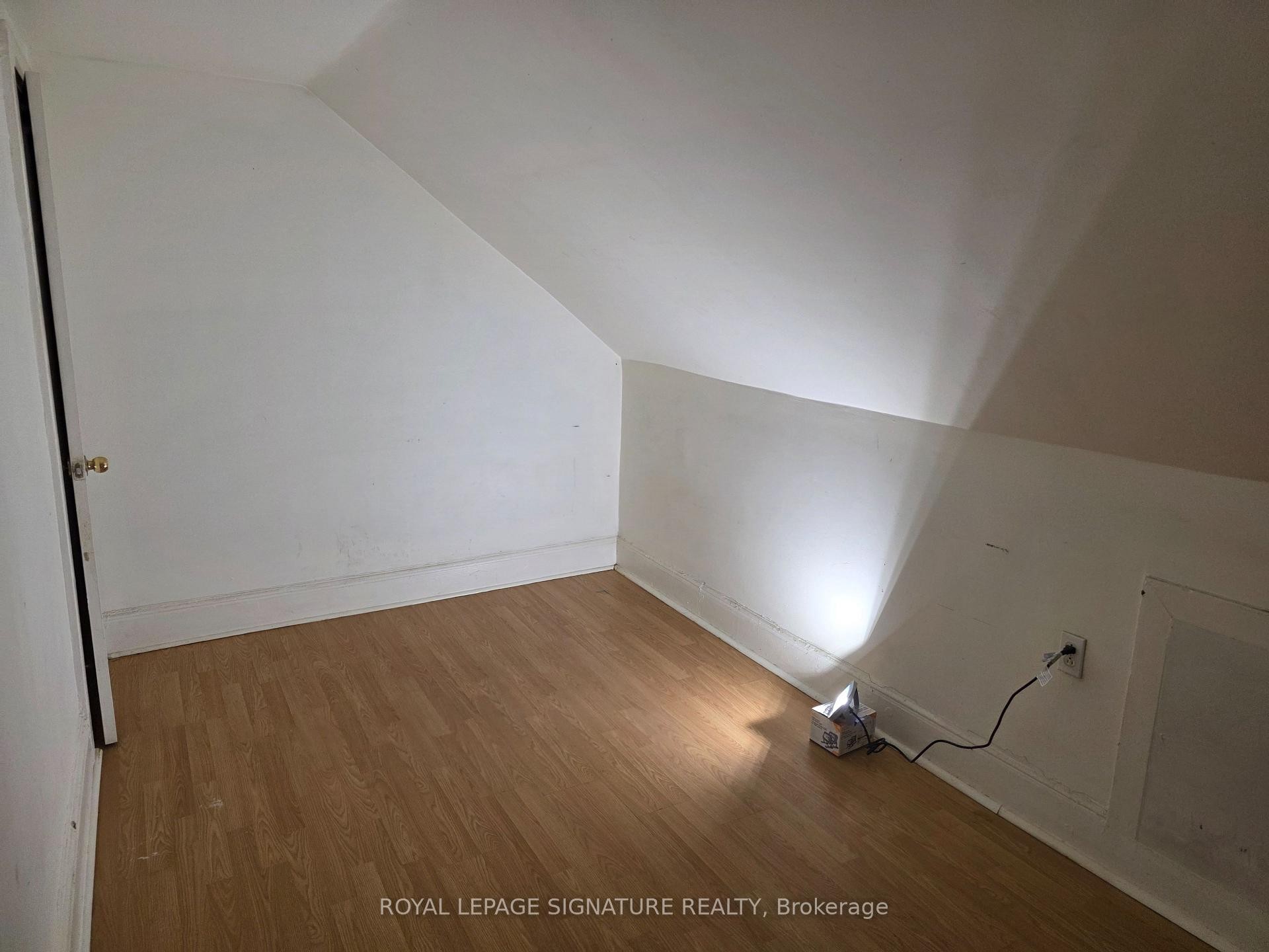 









858


Bloor

Street West,
Toronto,




ON
M6G 1M2

