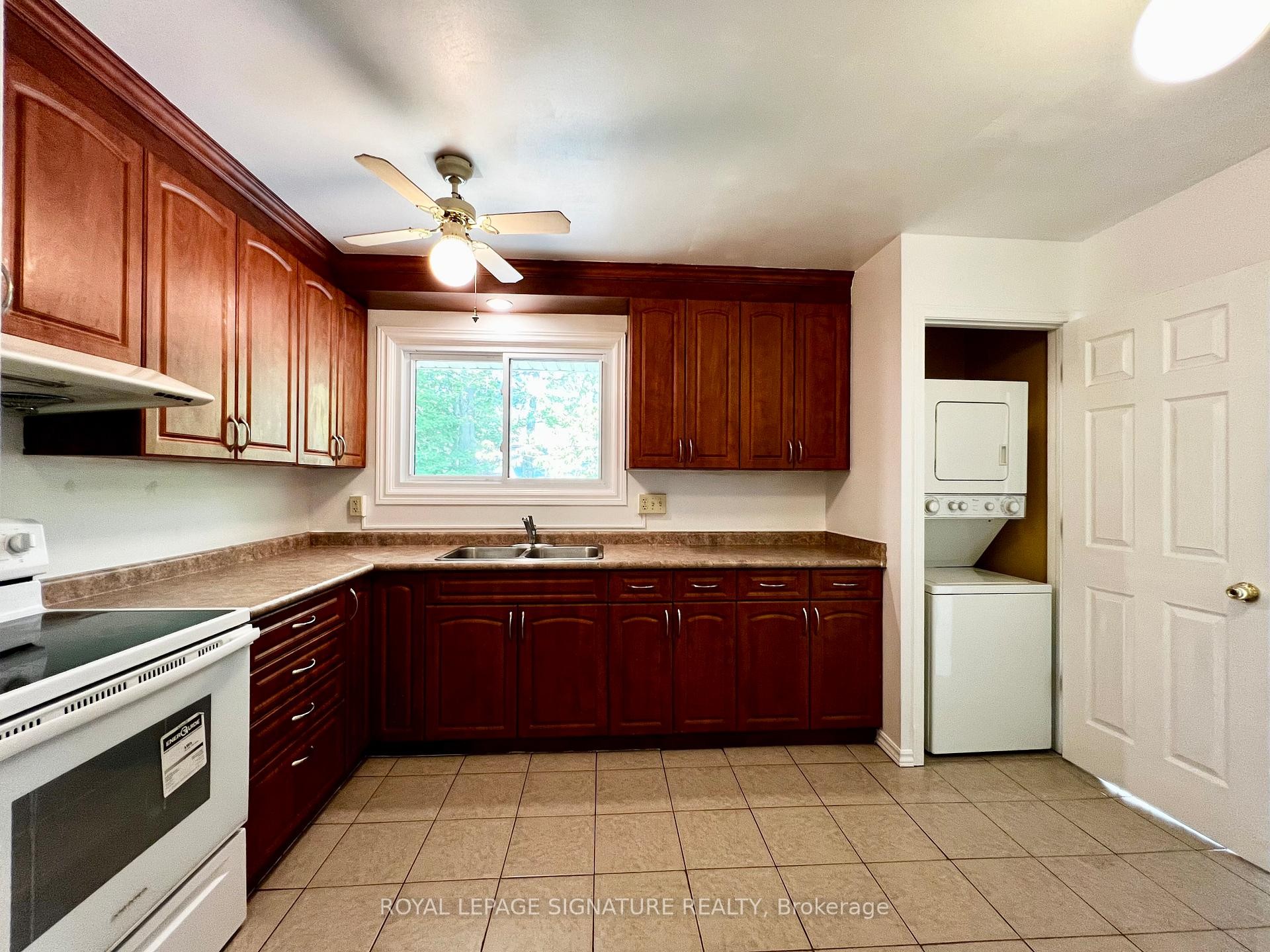 









194


Cedarbrae

Avenue,
Waterloo,




ON
N2L 4S5

