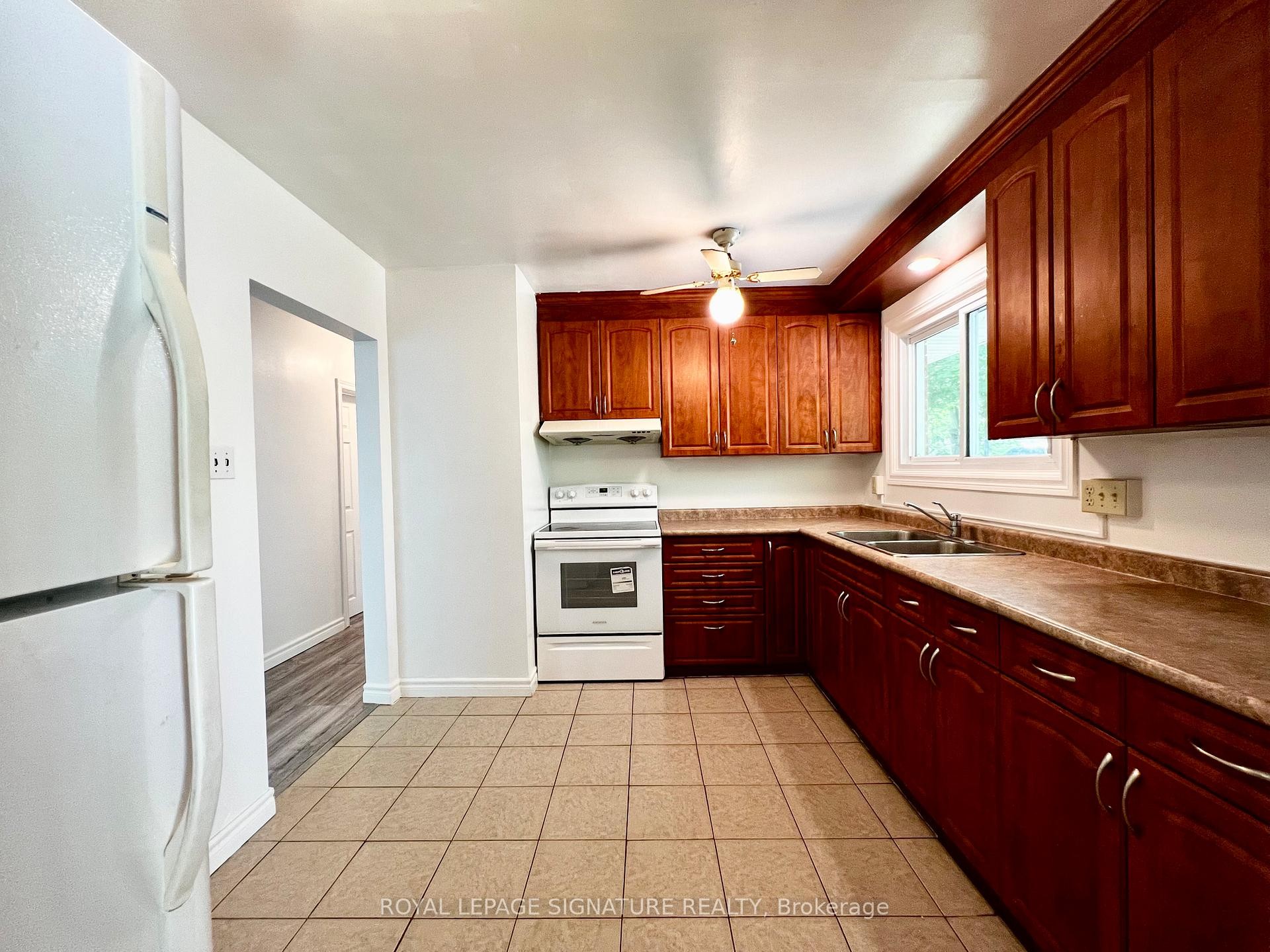 









194


Cedarbrae

Avenue,
Waterloo,




ON
N2L 4S5

