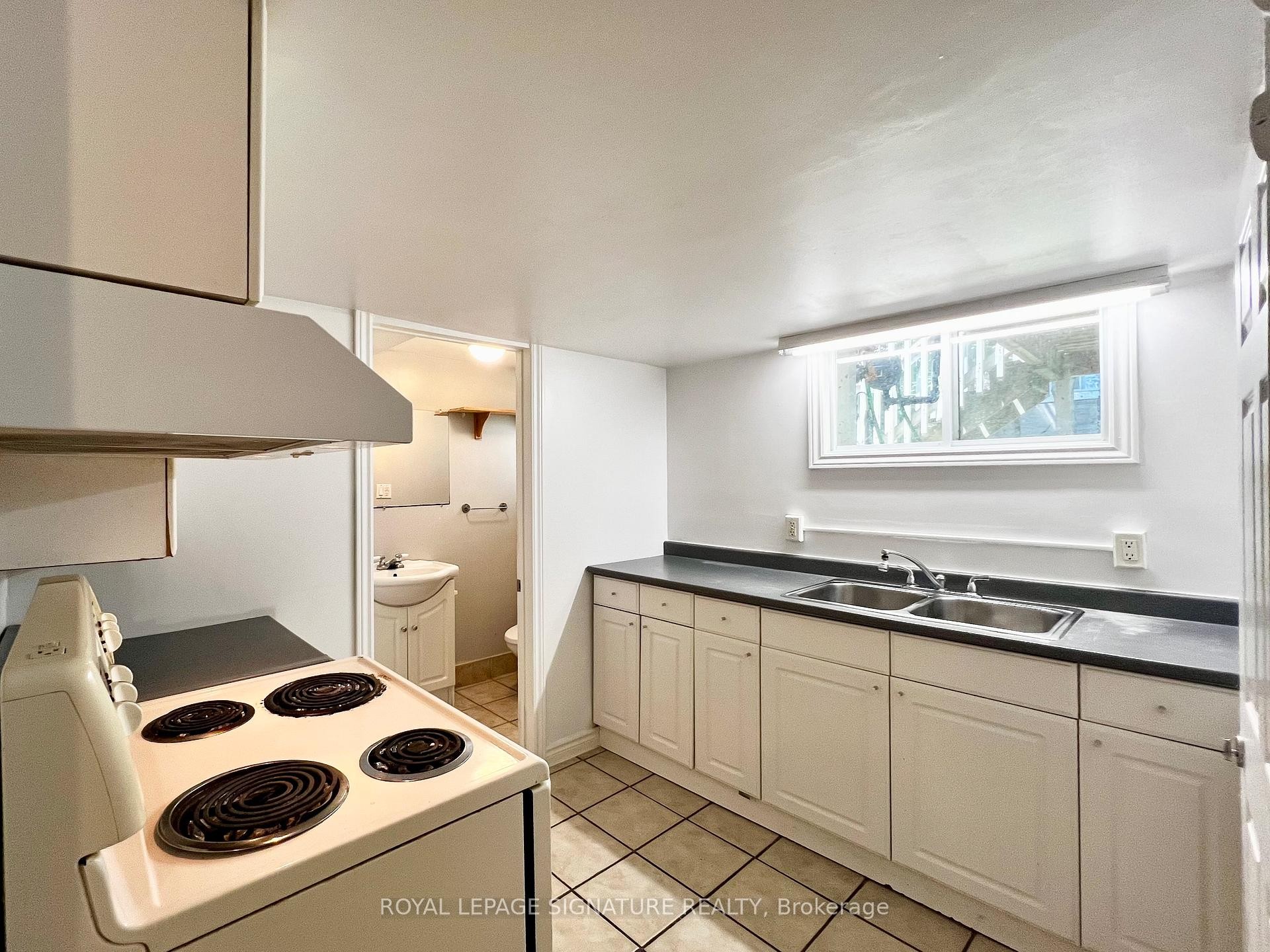 









194


Cedarbrae

Avenue,
Waterloo,




ON
N2L 4S5

