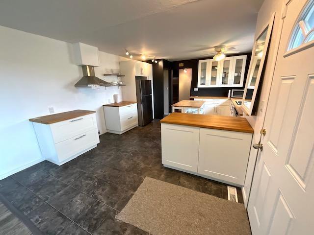 












14 Queen Elizabeth Avenue

,
Erickson,




Manitoba
R0J0P0

