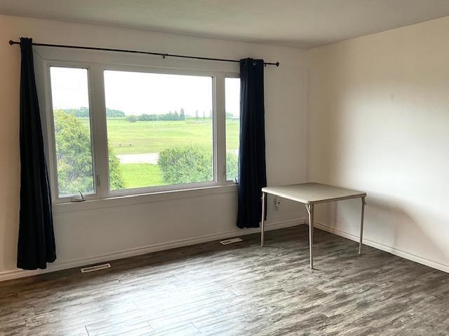 












14 Queen Elizabeth Avenue

,
Erickson,




Manitoba
R0J0P0

