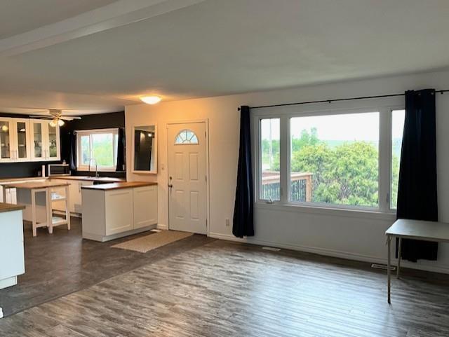 












14 Queen Elizabeth Avenue

,
Erickson,




Manitoba
R0J0P0

