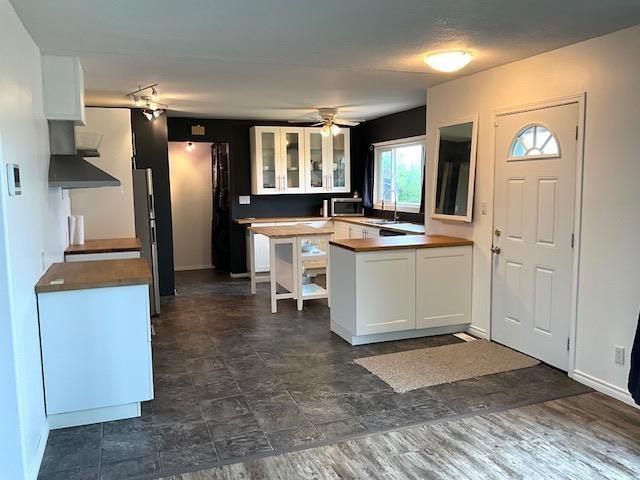 












14 Queen Elizabeth Avenue

,
Erickson,




Manitoba
R0J0P0

