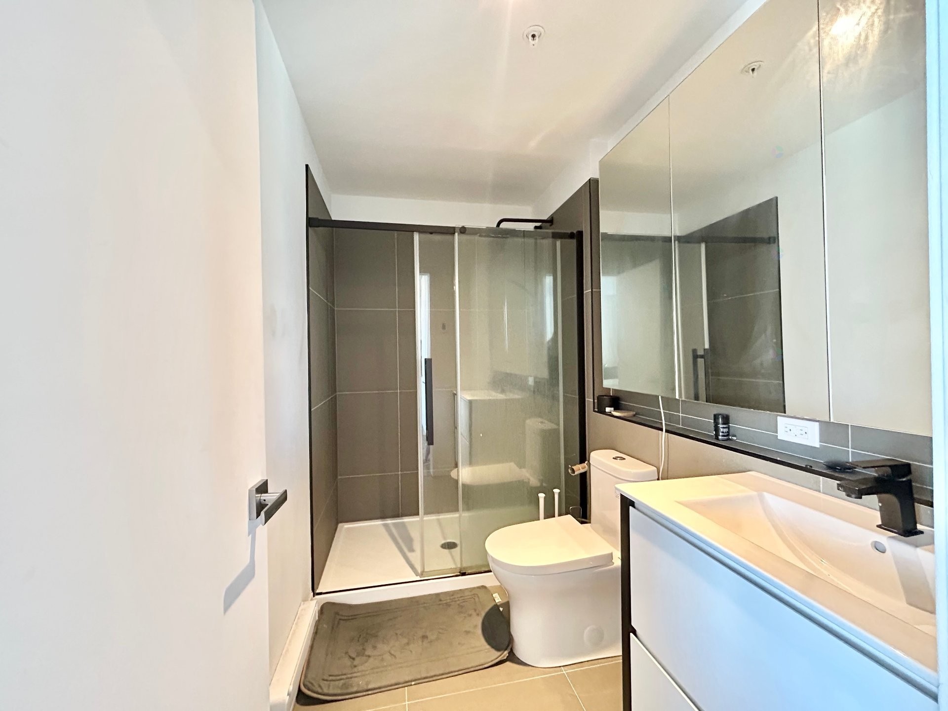 









1160


Rue MacKay

, 1902,
Montréal (Ville-Marie),




QC
H3G0G8

