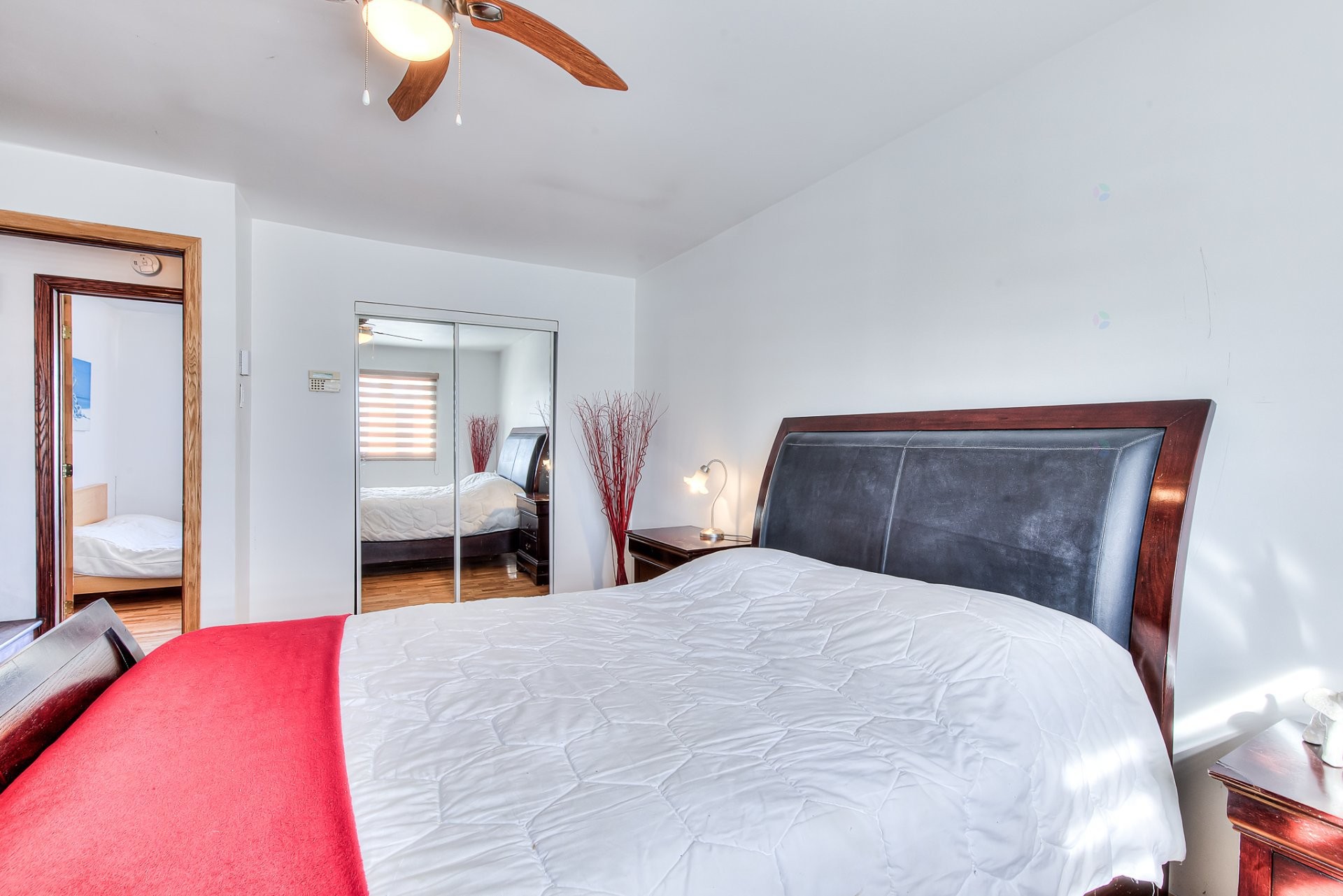 









350


Rue Drapeau

,
Laval (Sainte-Rose),




QC
H7L2B7

