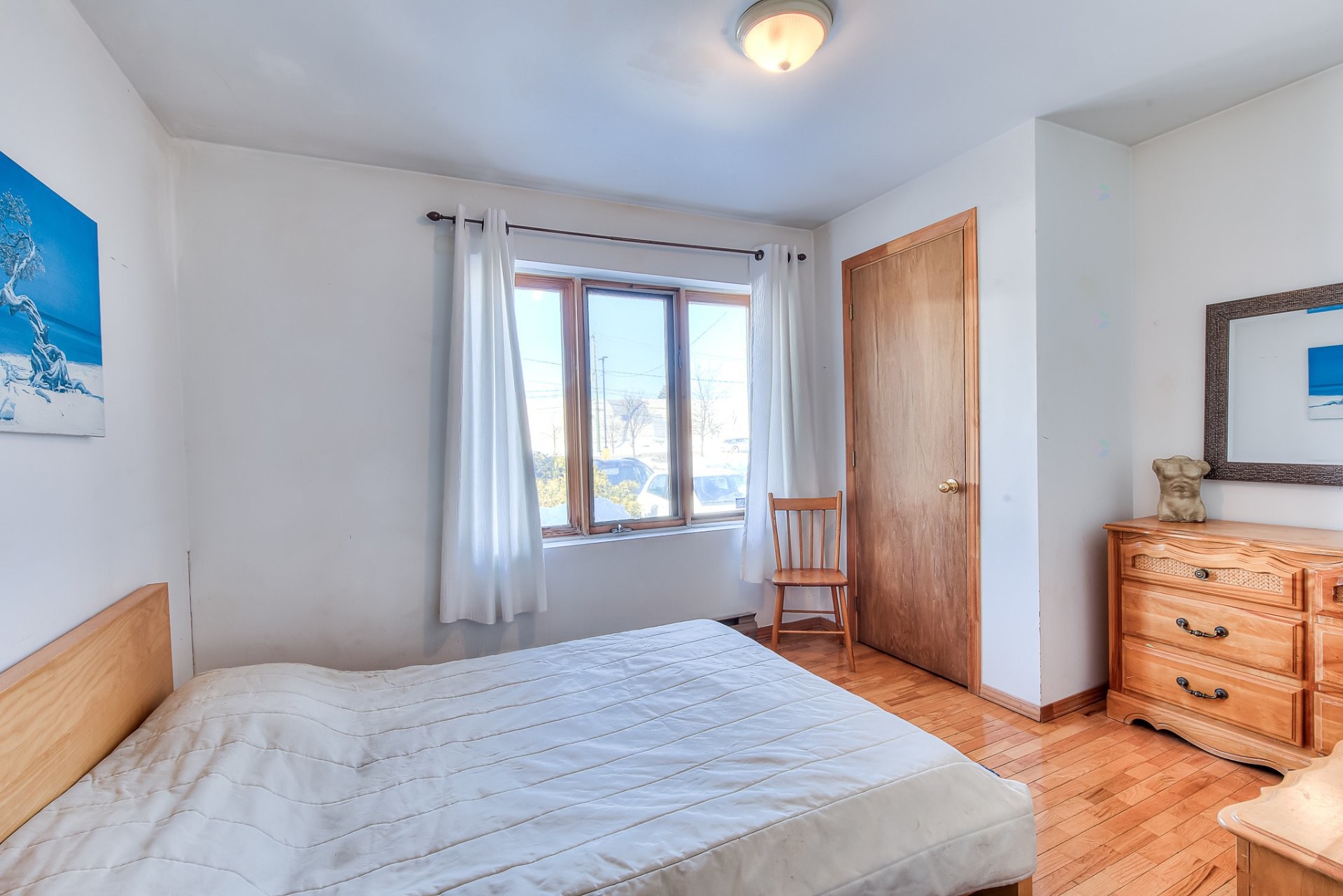 









350


Rue Drapeau

,
Laval (Sainte-Rose),




QC
H7L2B7

