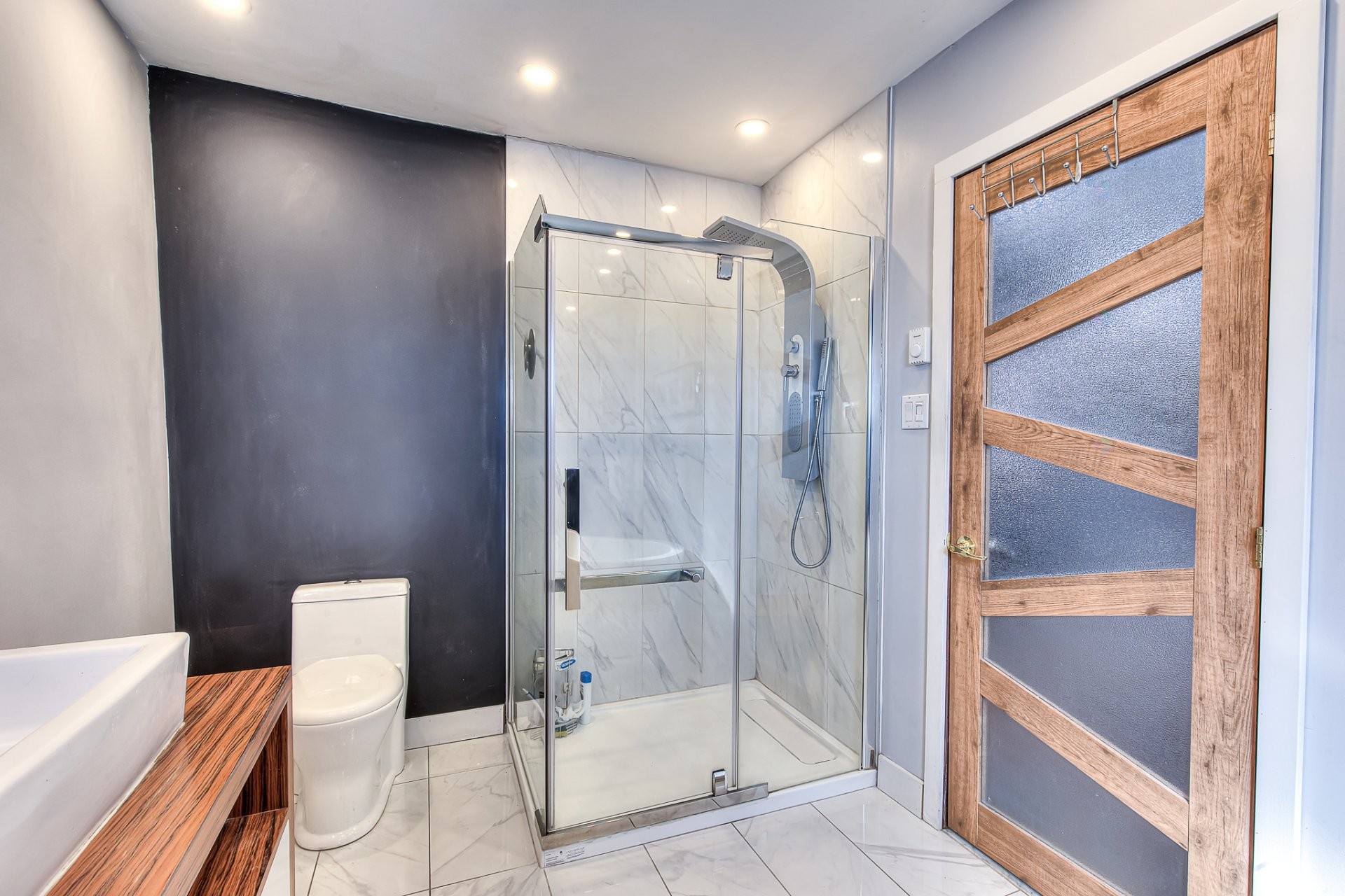 









350


Rue Drapeau

,
Laval (Sainte-Rose),




QC
H7L2B7

