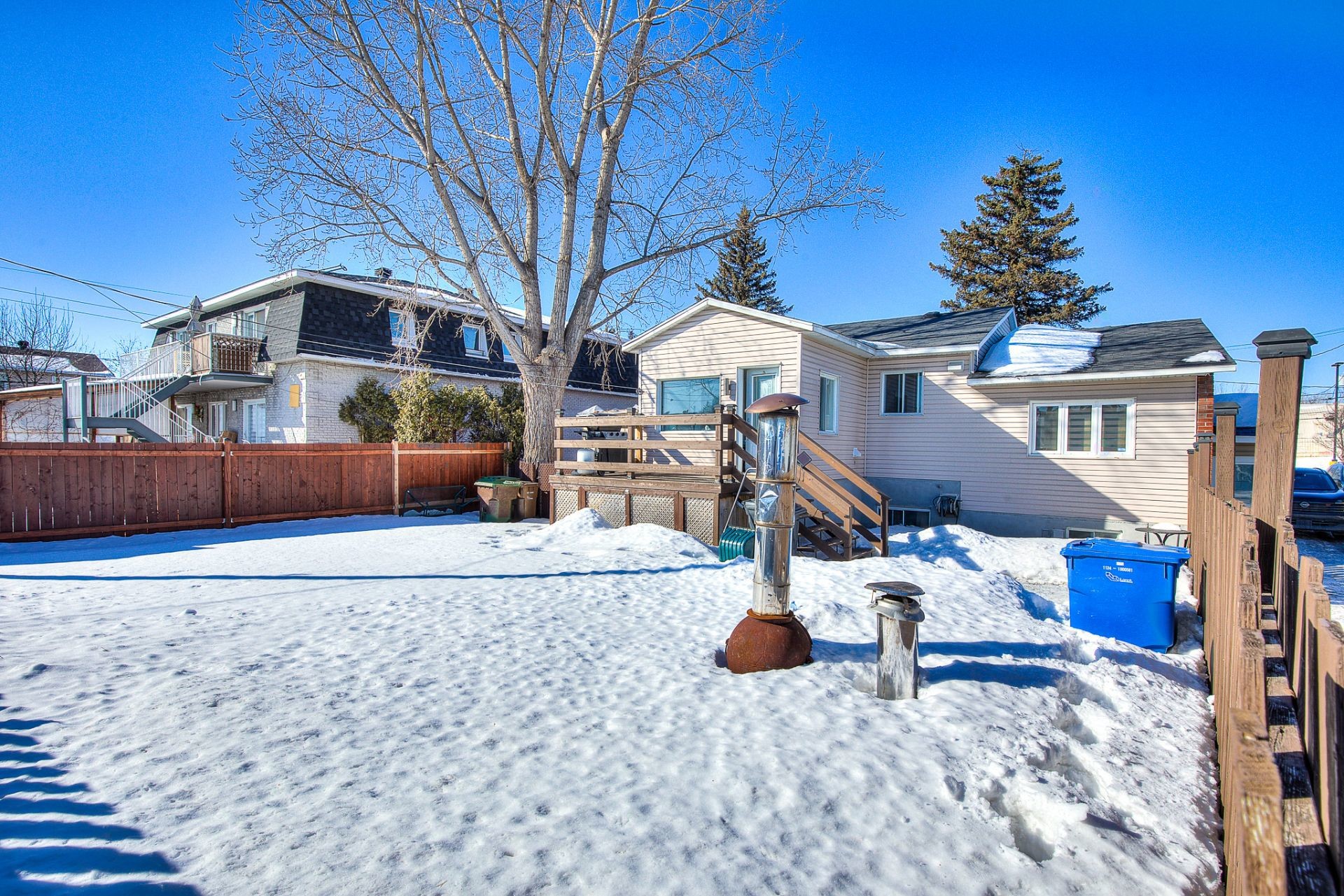 









350


Rue Drapeau

,
Laval (Sainte-Rose),




QC
H7L2B7

