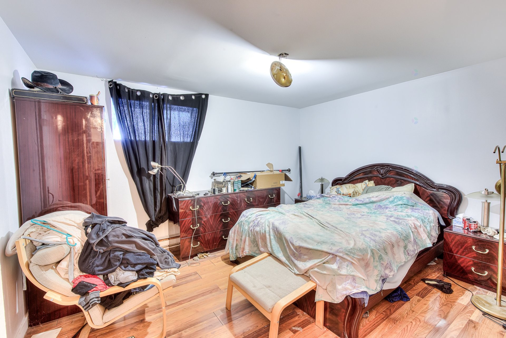 









350


Rue Drapeau

,
Laval (Sainte-Rose),




QC
H7L2B7

