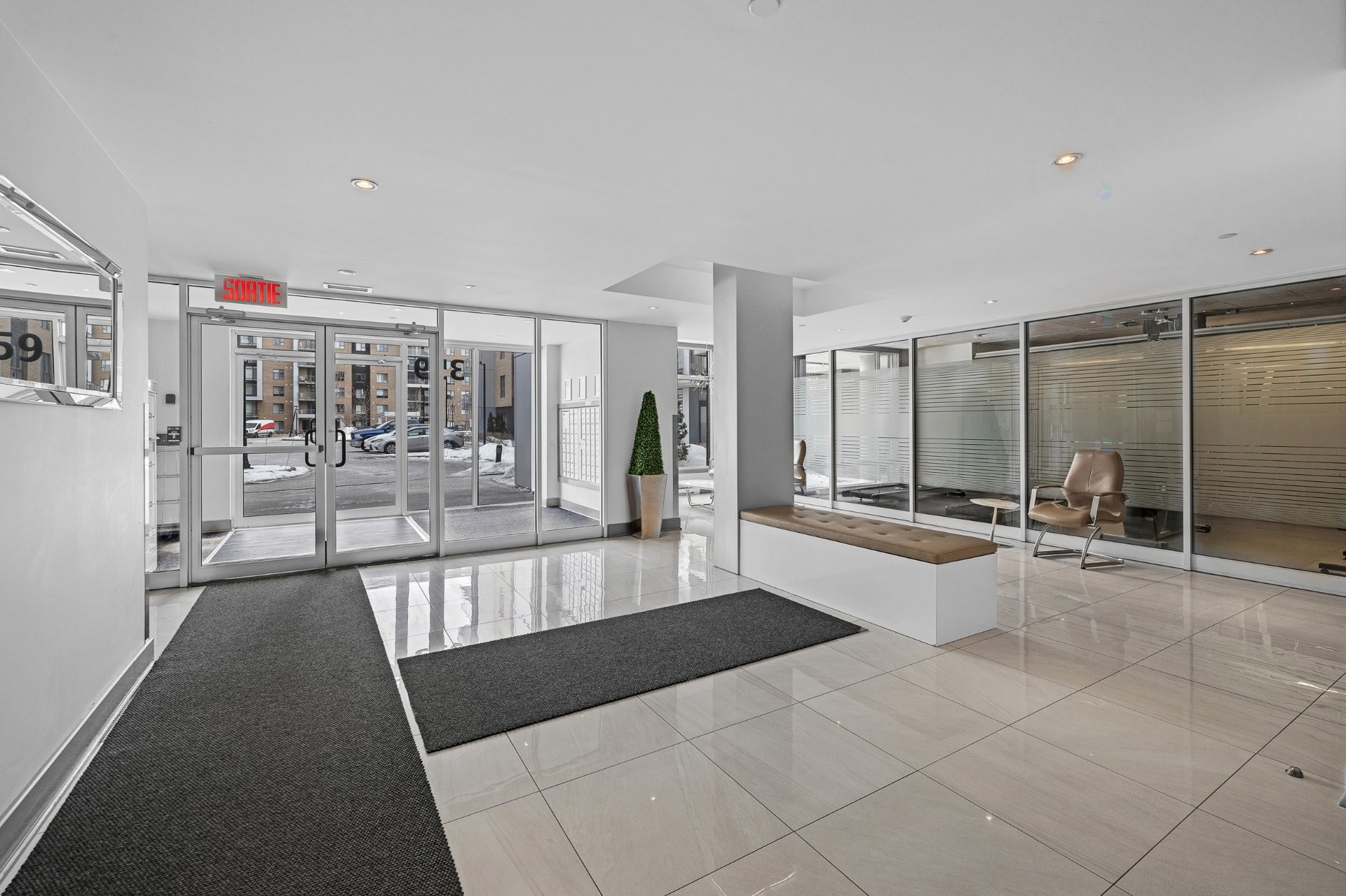 









359


Boul. Brunswick

, 501,
Pointe-Claire,




QC
H9R0B9

