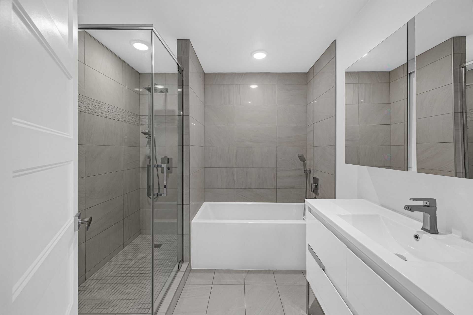 









359


Boul. Brunswick

, 501,
Pointe-Claire,




QC
H9R0B9

