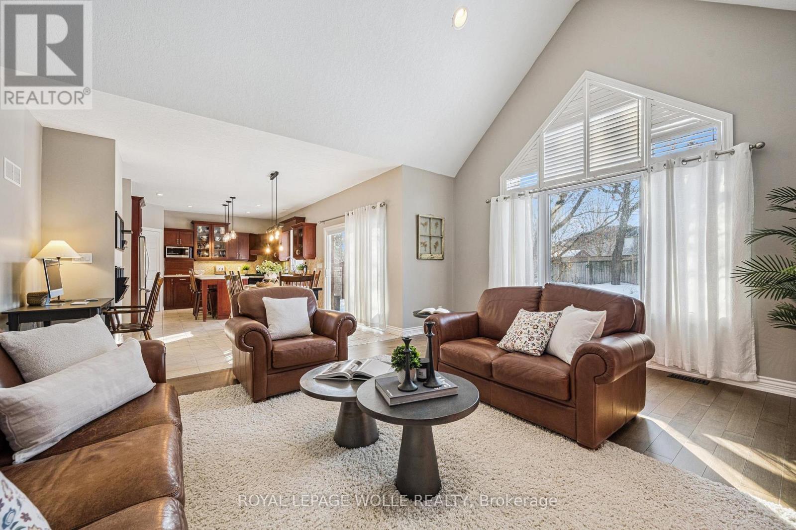 












44 CRANE CRESCENT

,
Woolwich,




Ontario
N3B3M3

