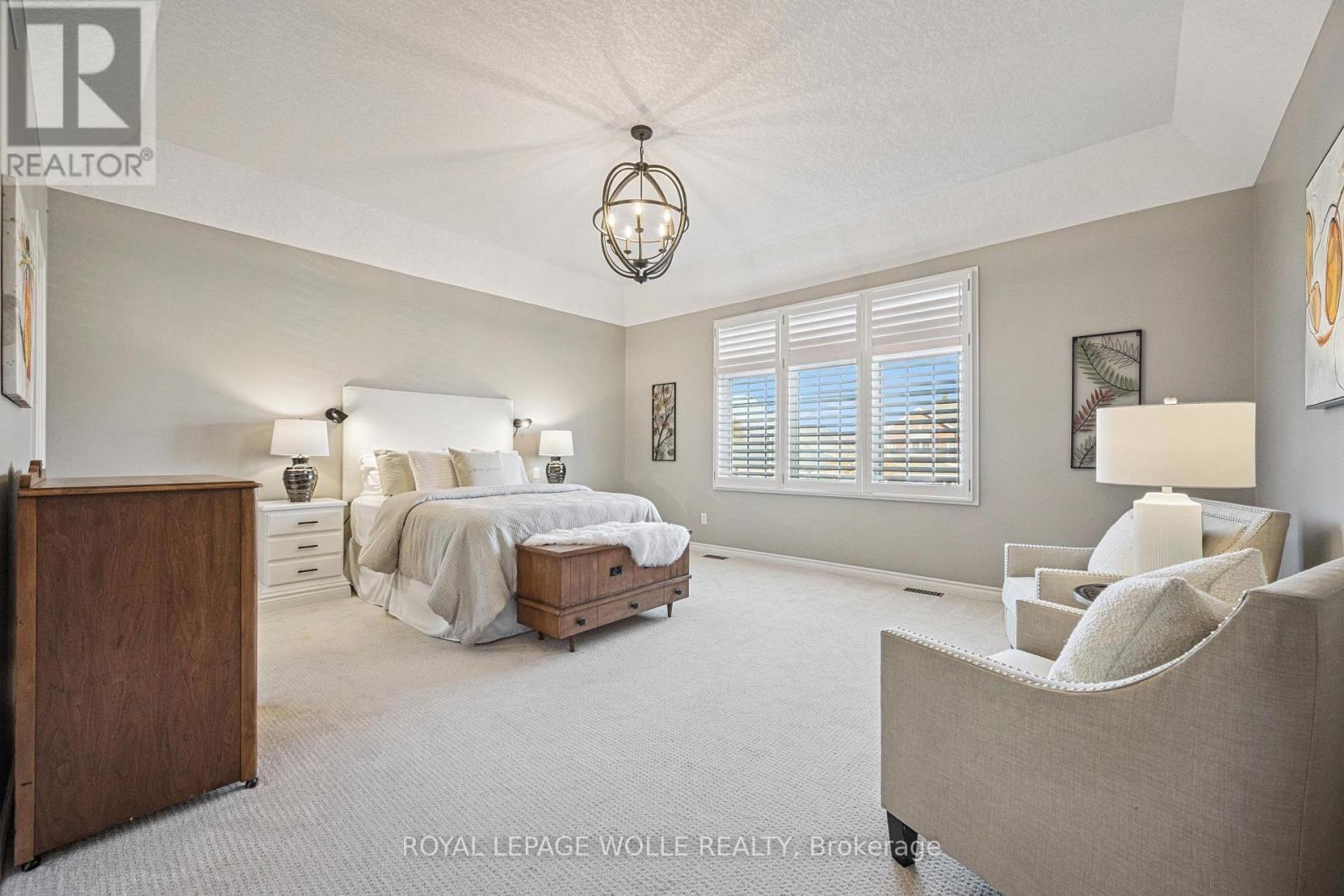 












44 CRANE CRESCENT

,
Woolwich,




Ontario
N3B3M3

