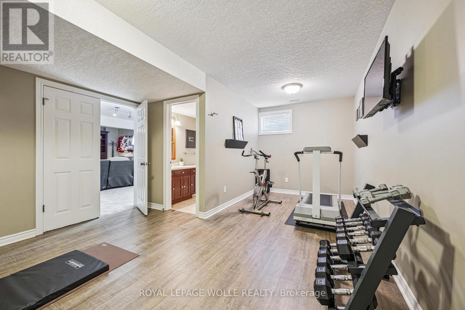 












44 CRANE CRESCENT

,
Woolwich,




Ontario
N3B3M3

