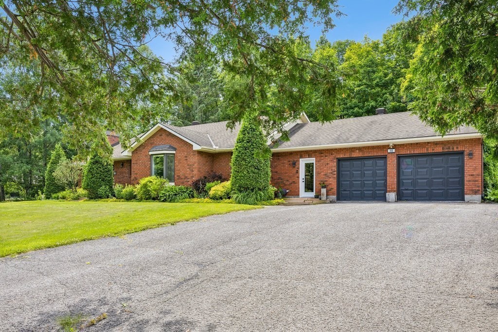 









29


Ch. Dunn

,
Chelsea,




QC
J9B1G6

