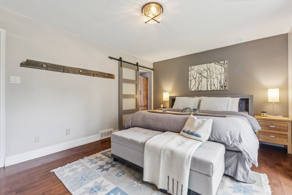 









29


Ch. Dunn

,
Chelsea,




QC
J9B1G6

