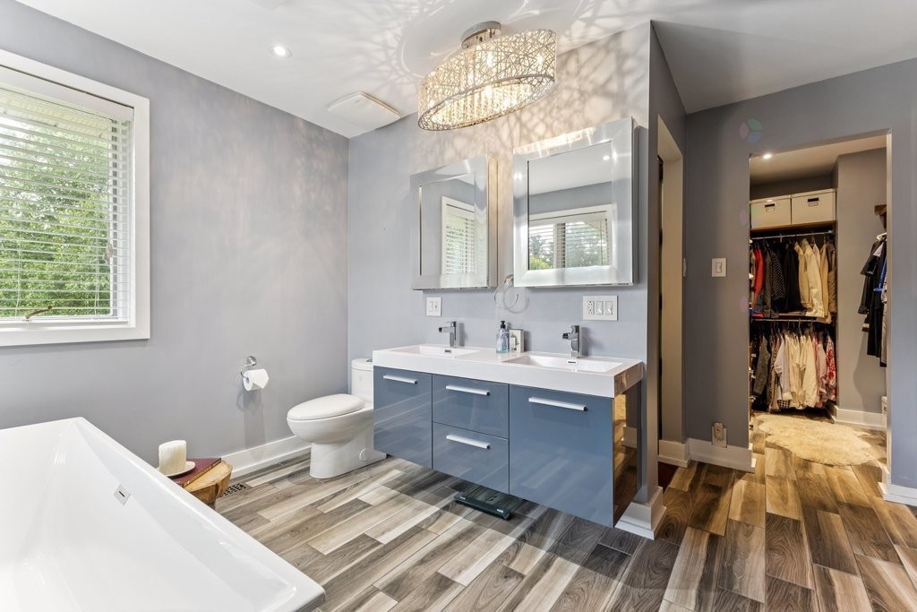 









29


Ch. Dunn

,
Chelsea,




QC
J9B1G6

