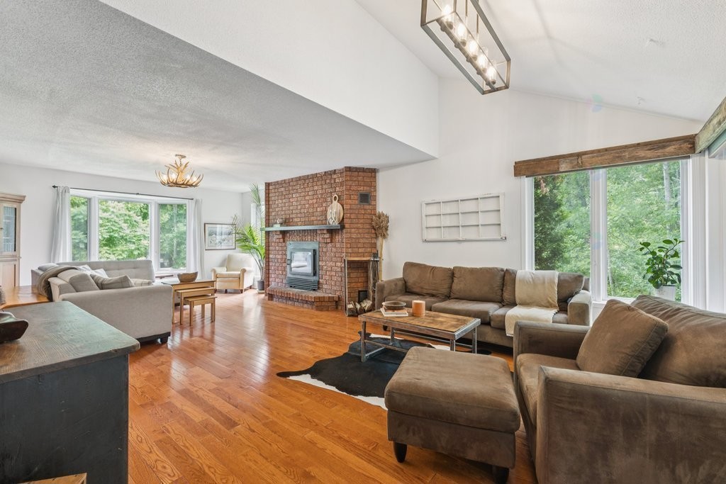 









29


Ch. Dunn

,
Chelsea,




QC
J9B1G6

