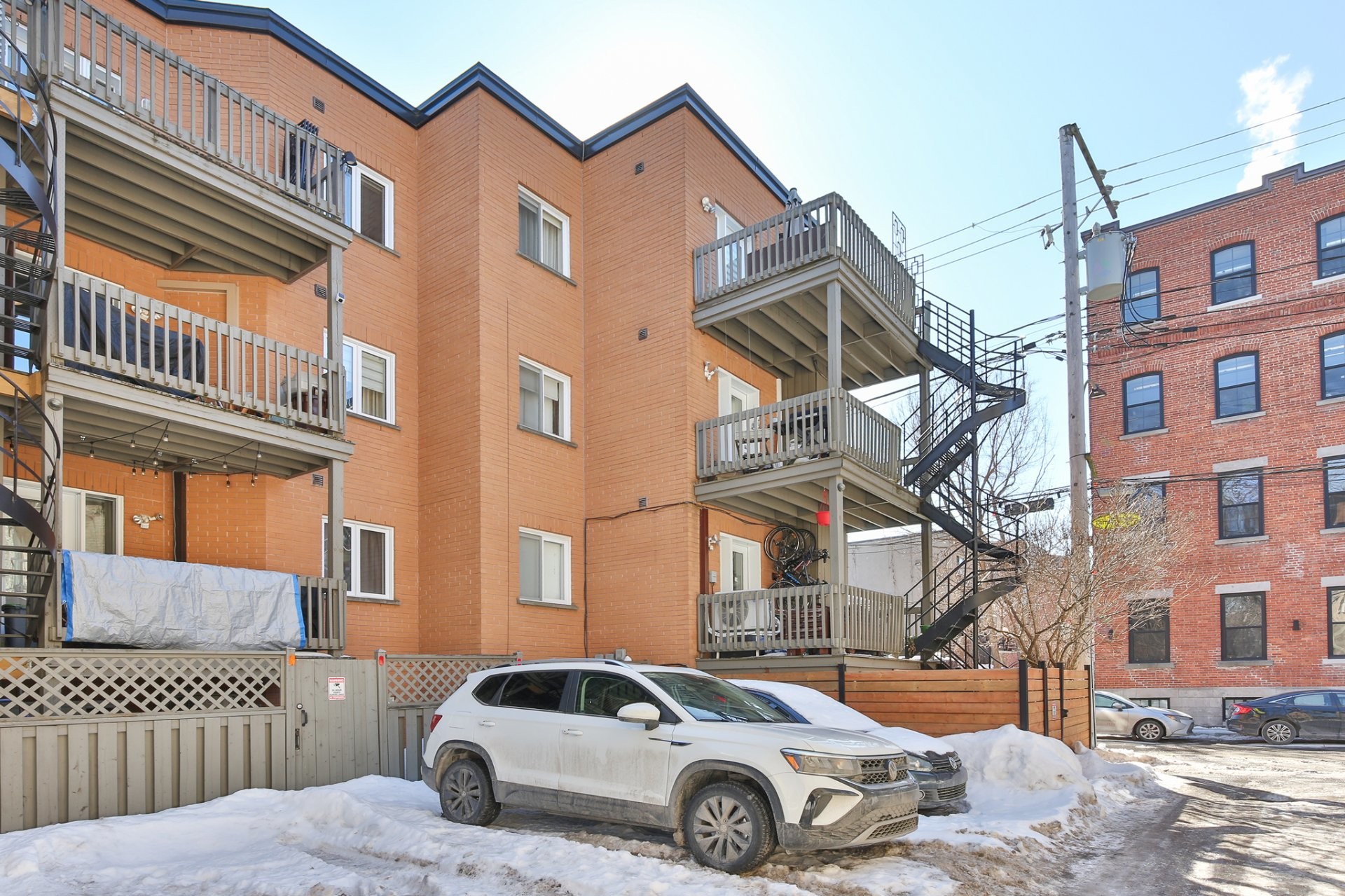 









1351


Rue La Fontaine

, 4,
Montréal (Ville-Marie),




QC
H2L1T6

