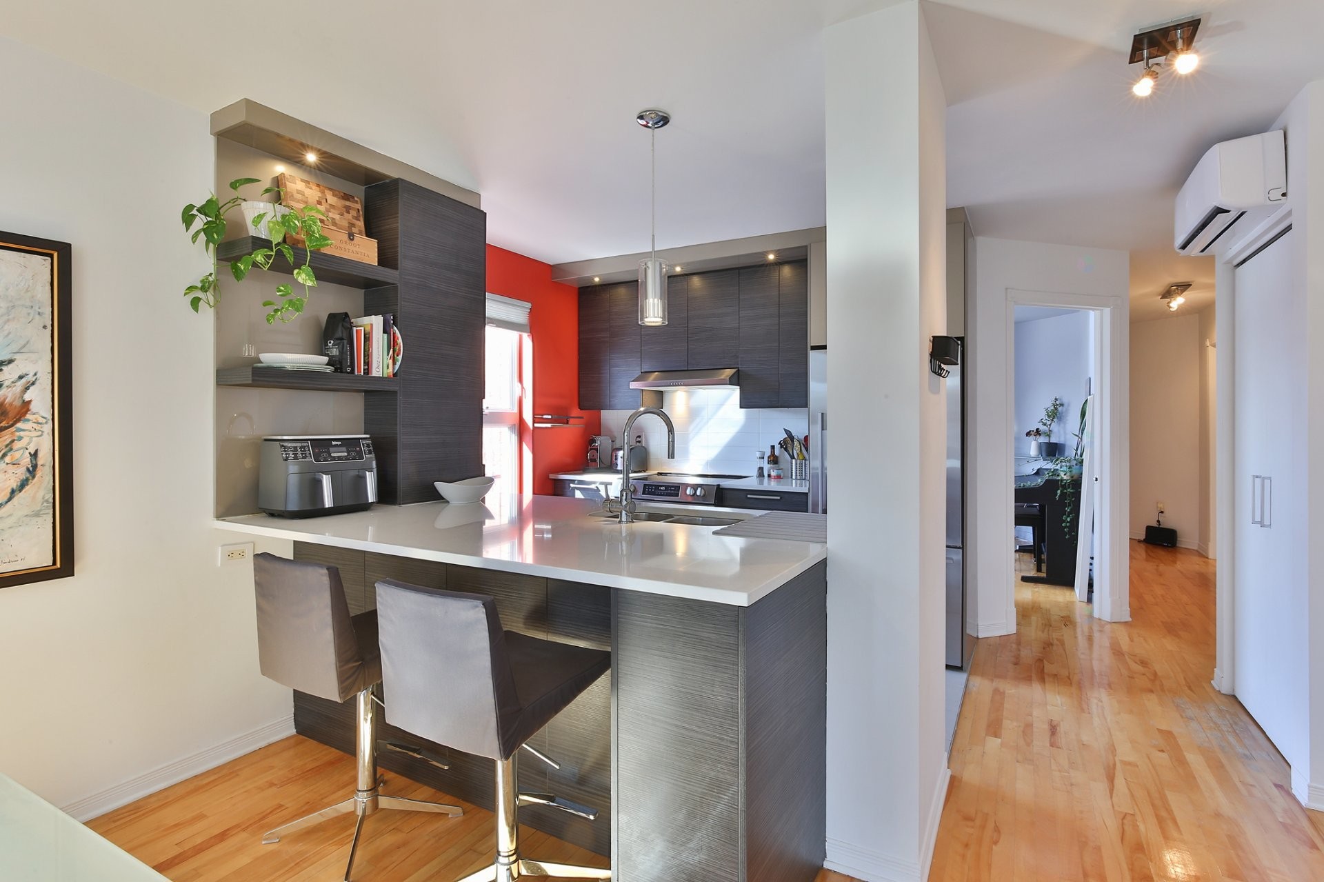 









1351


Rue La Fontaine

, 4,
Montréal (Ville-Marie),




QC
H2L1T6

