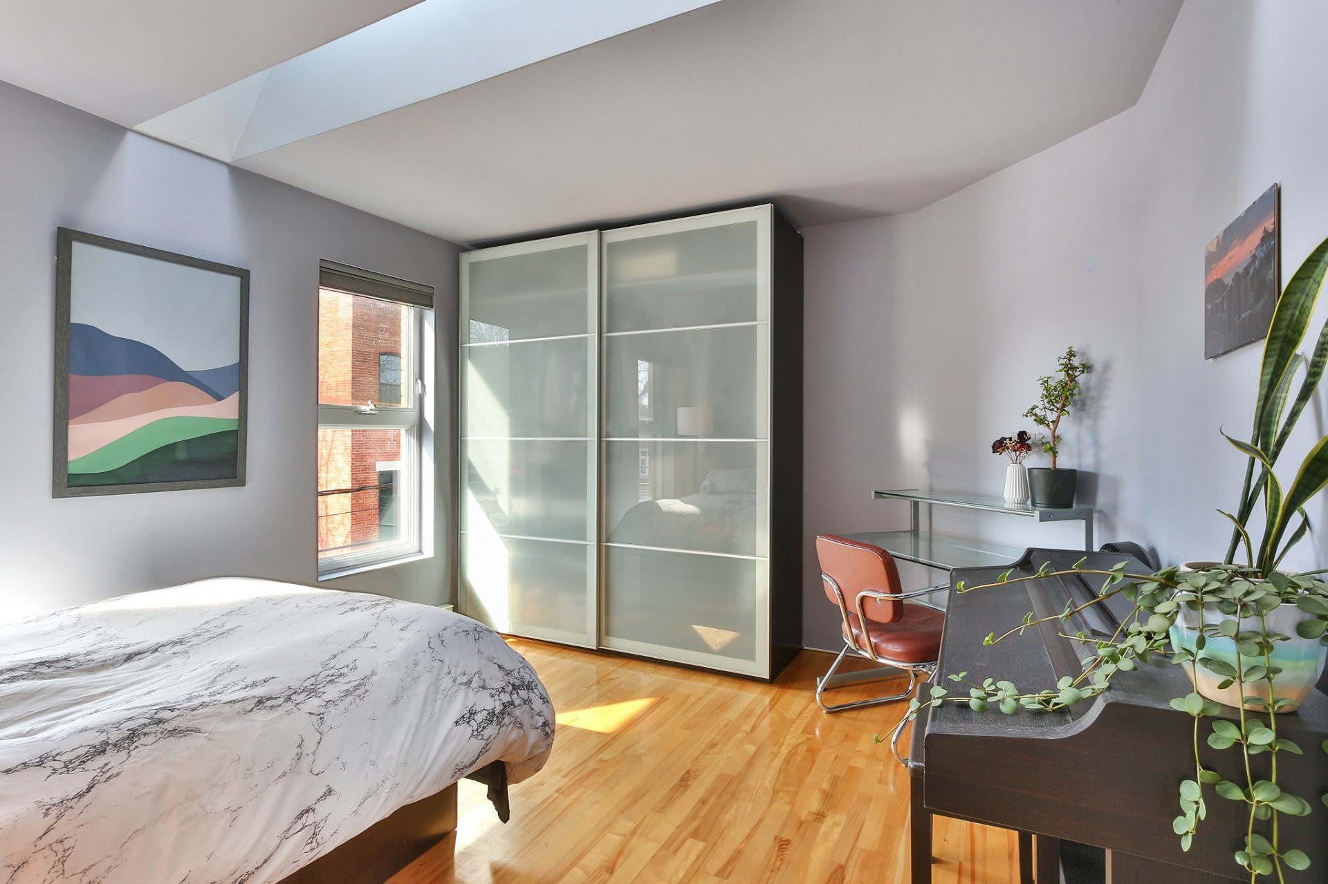 









1351


Rue La Fontaine

, 4,
Montréal (Ville-Marie),




QC
H2L1T6

