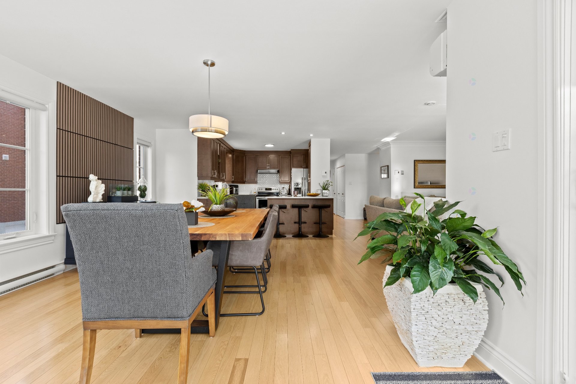 









1224


Rue du Sentier

, 102,
Longueuil (Le Vieux-Longueuil),




QC
J4N1S4

