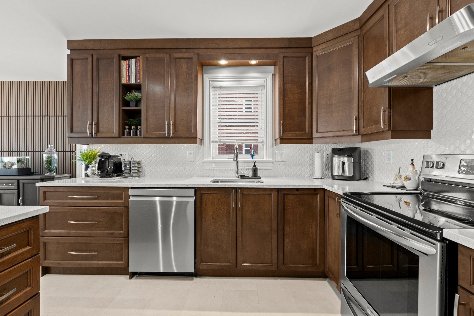 









1224


Rue du Sentier

, 102,
Longueuil (Le Vieux-Longueuil),




QC
J4N1S4

