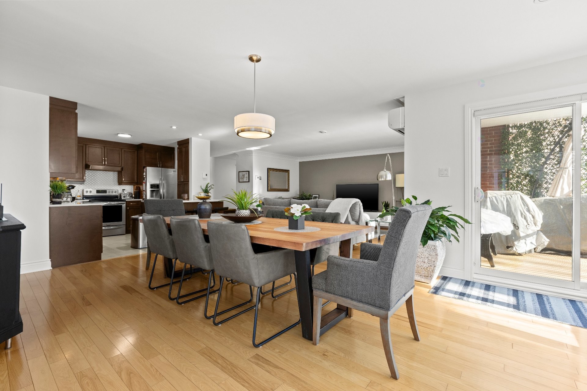 









1224


Rue du Sentier

, 102,
Longueuil (Le Vieux-Longueuil),




QC
J4N1S4

