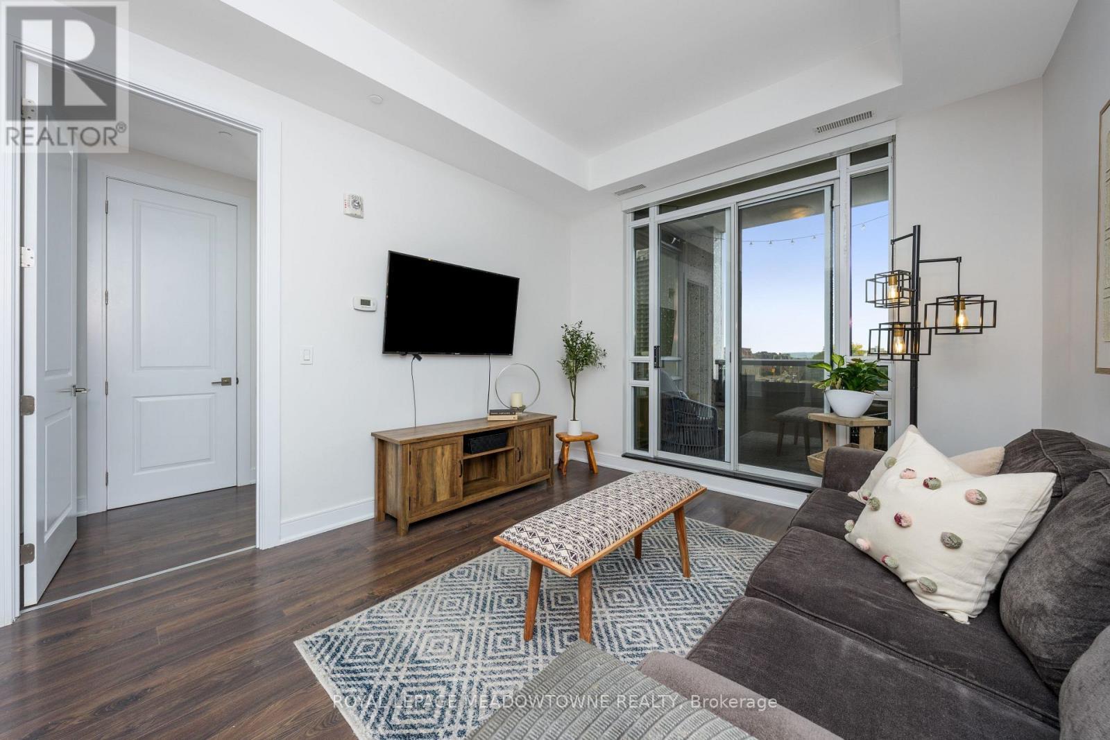 












505 - 150 MAIN STREET W

,
Hamilton,




Ontario
L8P1H8

