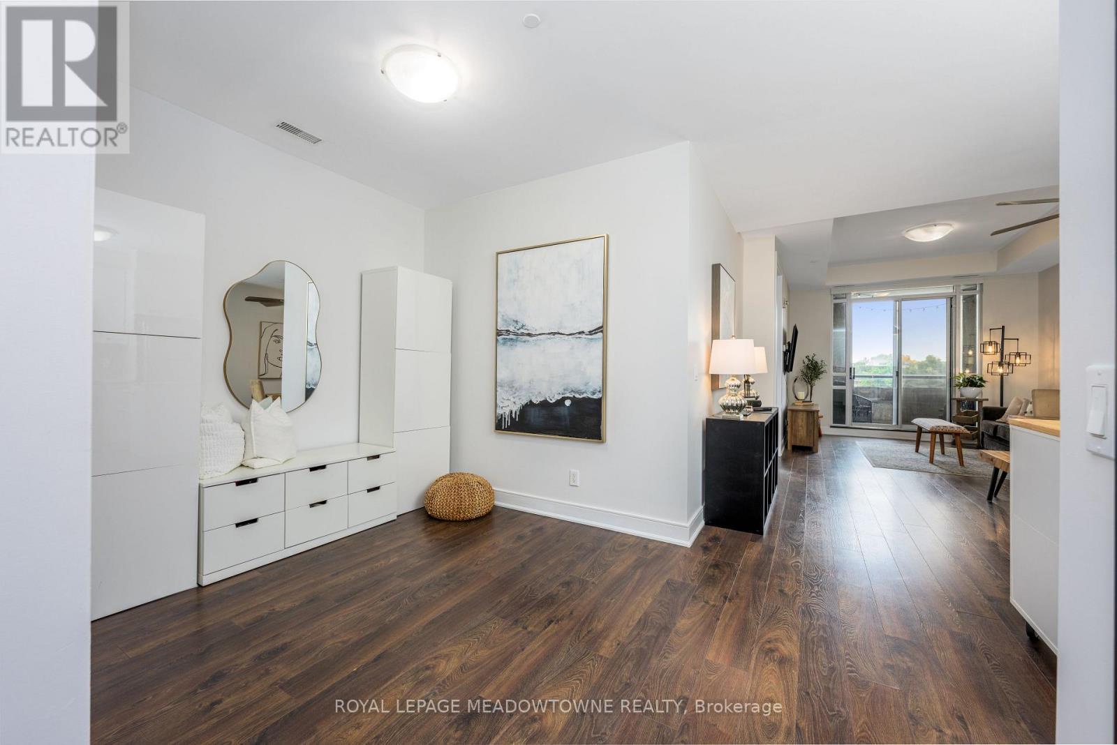 












505 - 150 MAIN STREET W

,
Hamilton,




Ontario
L8P1H8

