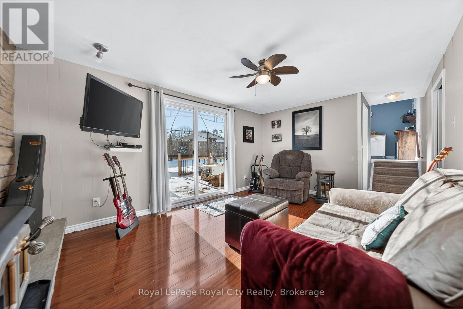 












21 GLENDA COURT

,
Guelph (Willow West/Sugarbush/West Acres),




Ontario
N1H6V6

