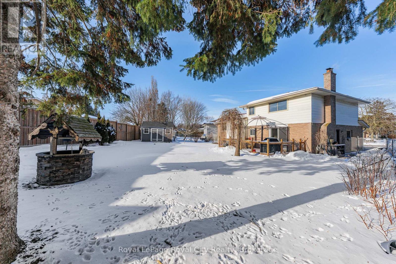 












21 GLENDA COURT

,
Guelph (Willow West/Sugarbush/West Acres),




Ontario
N1H6V6

