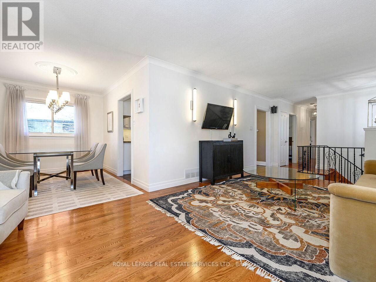 












1602 CARLETTA DRIVE

,
Mississauga,




Ontario
L4X1E5

