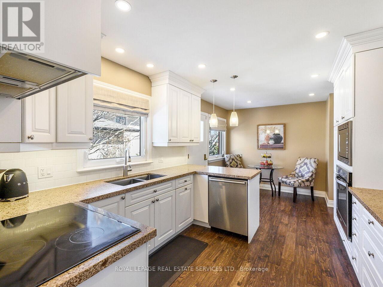 












1602 CARLETTA DRIVE

,
Mississauga,




Ontario
L4X1E5

