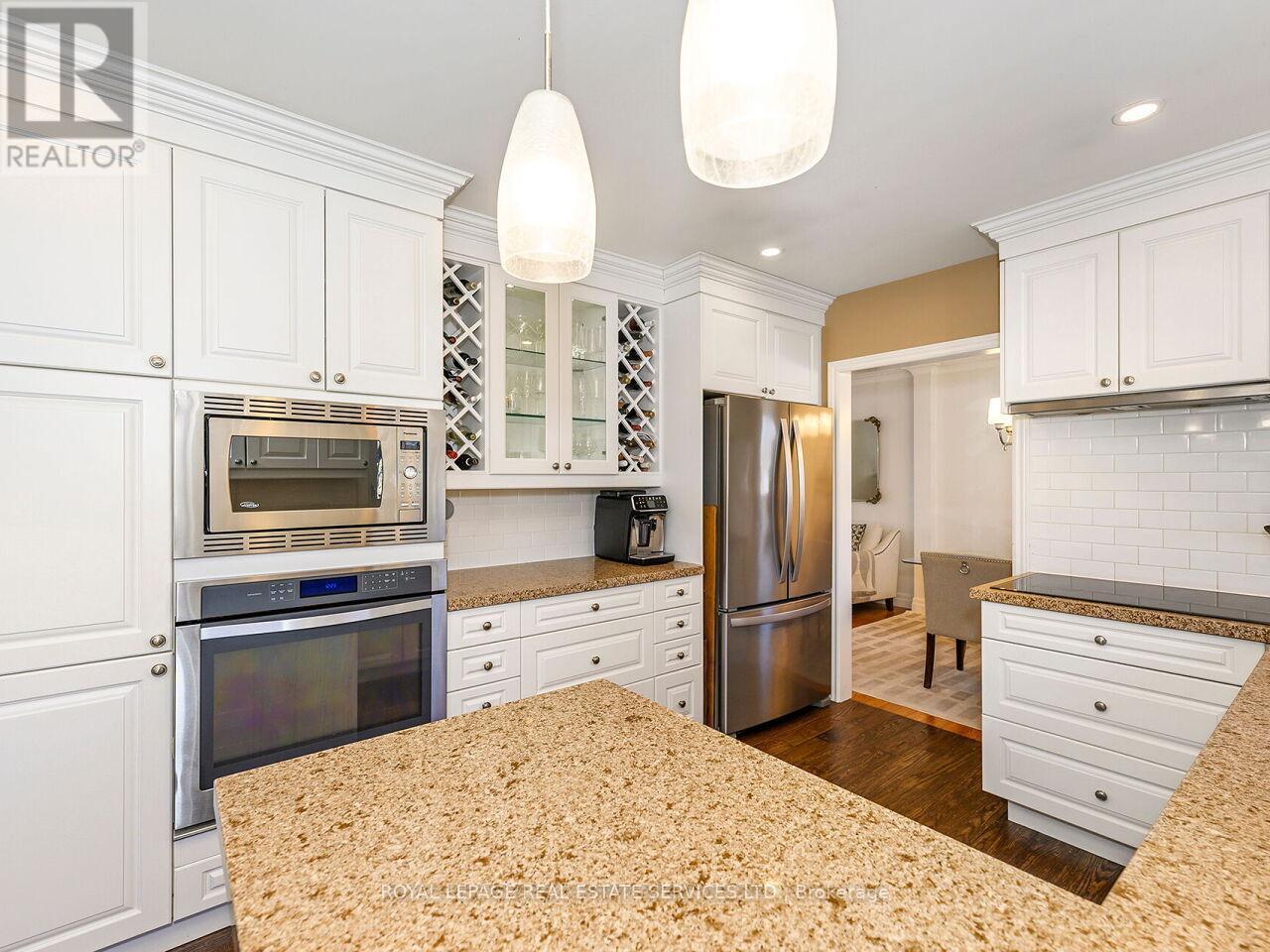 












1602 CARLETTA DRIVE

,
Mississauga,




Ontario
L4X1E5

