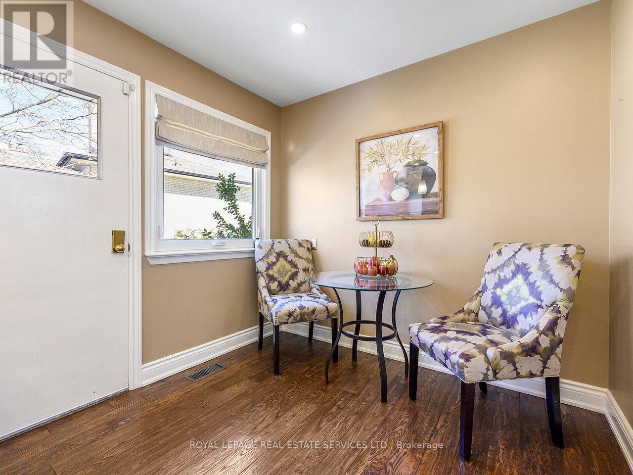 












1602 CARLETTA DRIVE

,
Mississauga,




Ontario
L4X1E5

